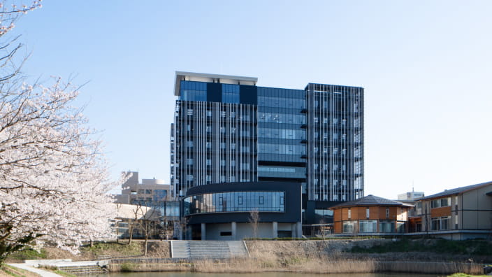 富山県立大学中央棟