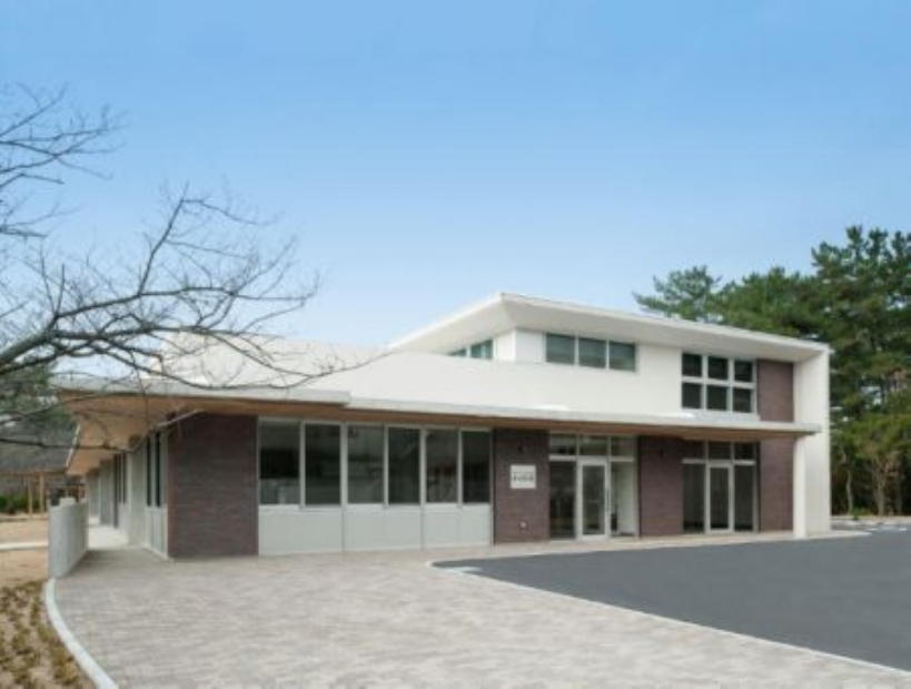和白青松園（児童養護施設）　センター棟